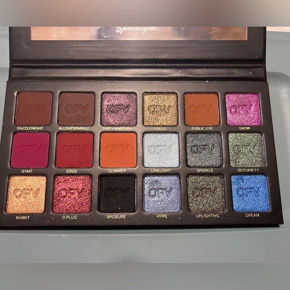 OPVBEAUTY London Spotlight Eyeshadow Palette - Picture 3 of 4